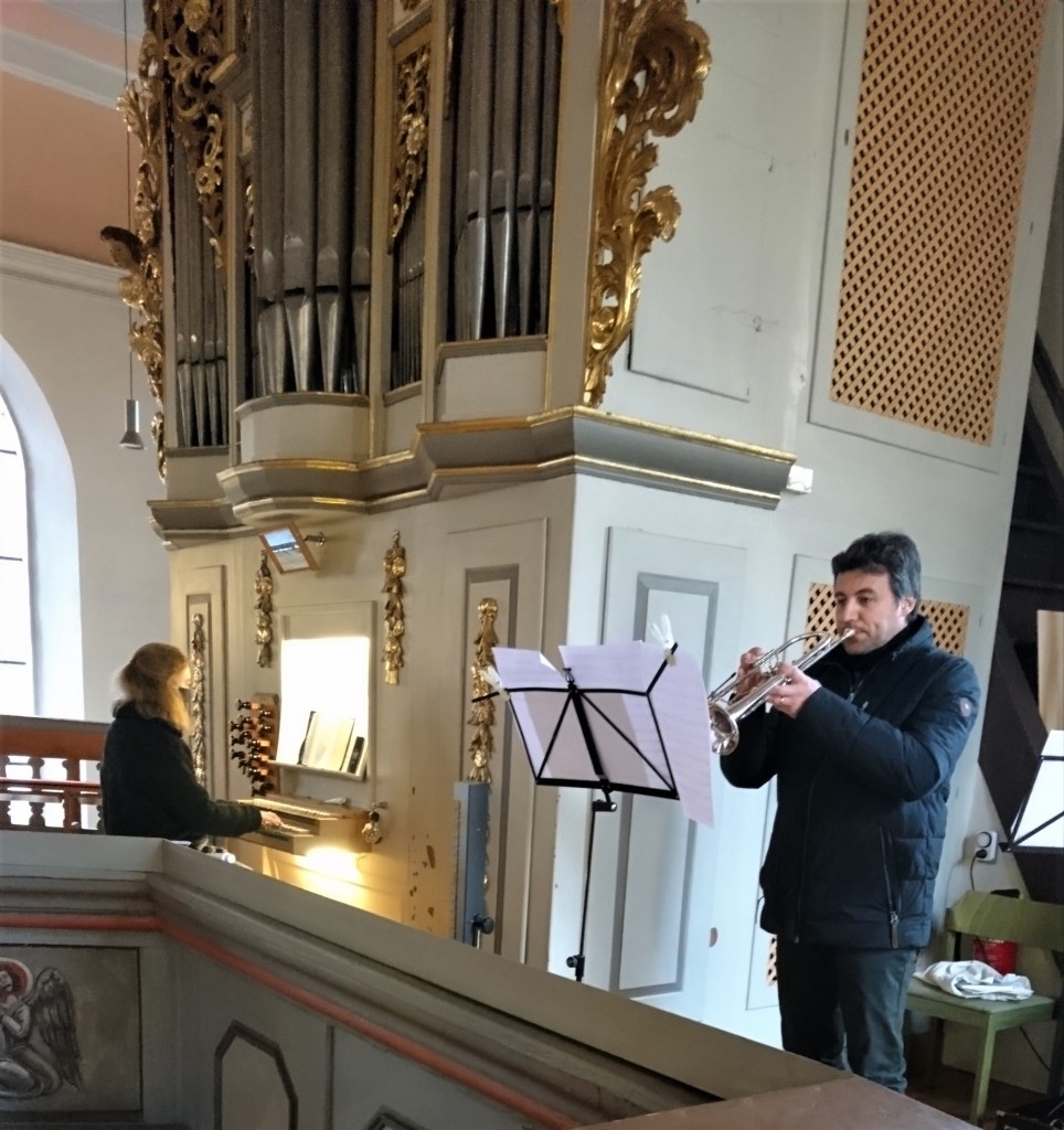 Trompete und Orgel zum ersten Advent